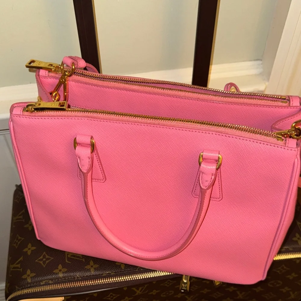 Prada Galleria Barbie Pink Gold Saffiano Leather Satchel Strap Purse Bag Medium